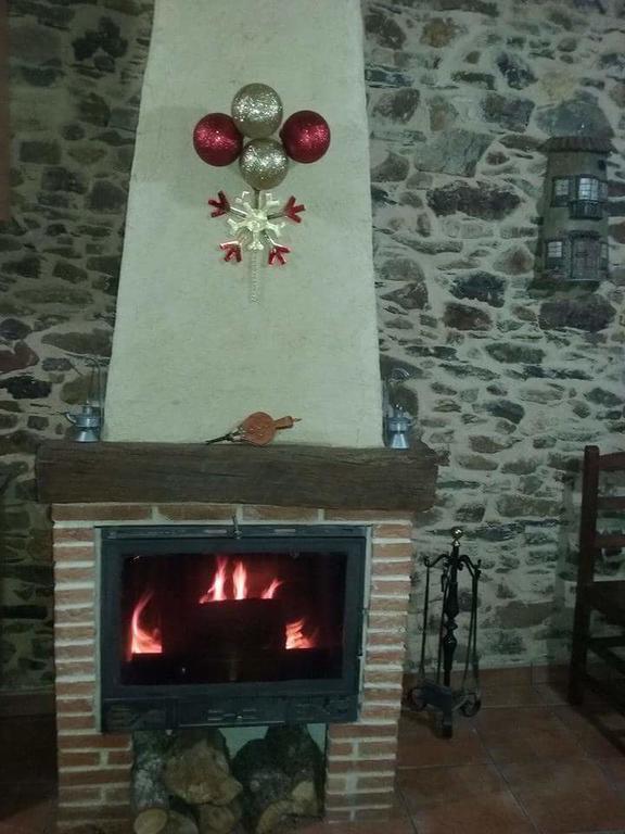 Gasthaus Casa Abuela ★★★ Grisuela Exterior foto